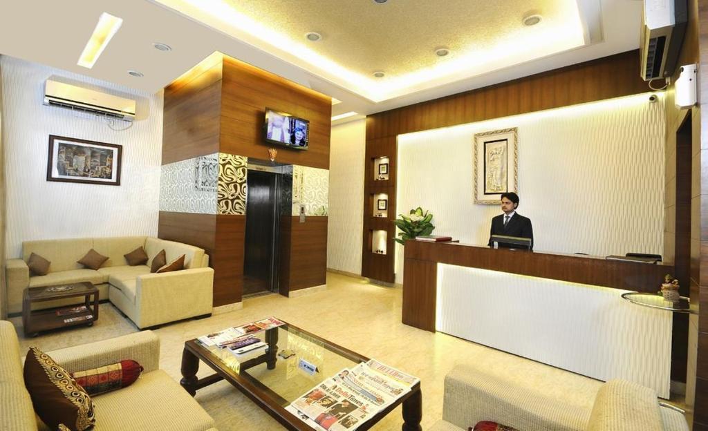 Airport Hotel Goodluck New Delhi Exterior photo